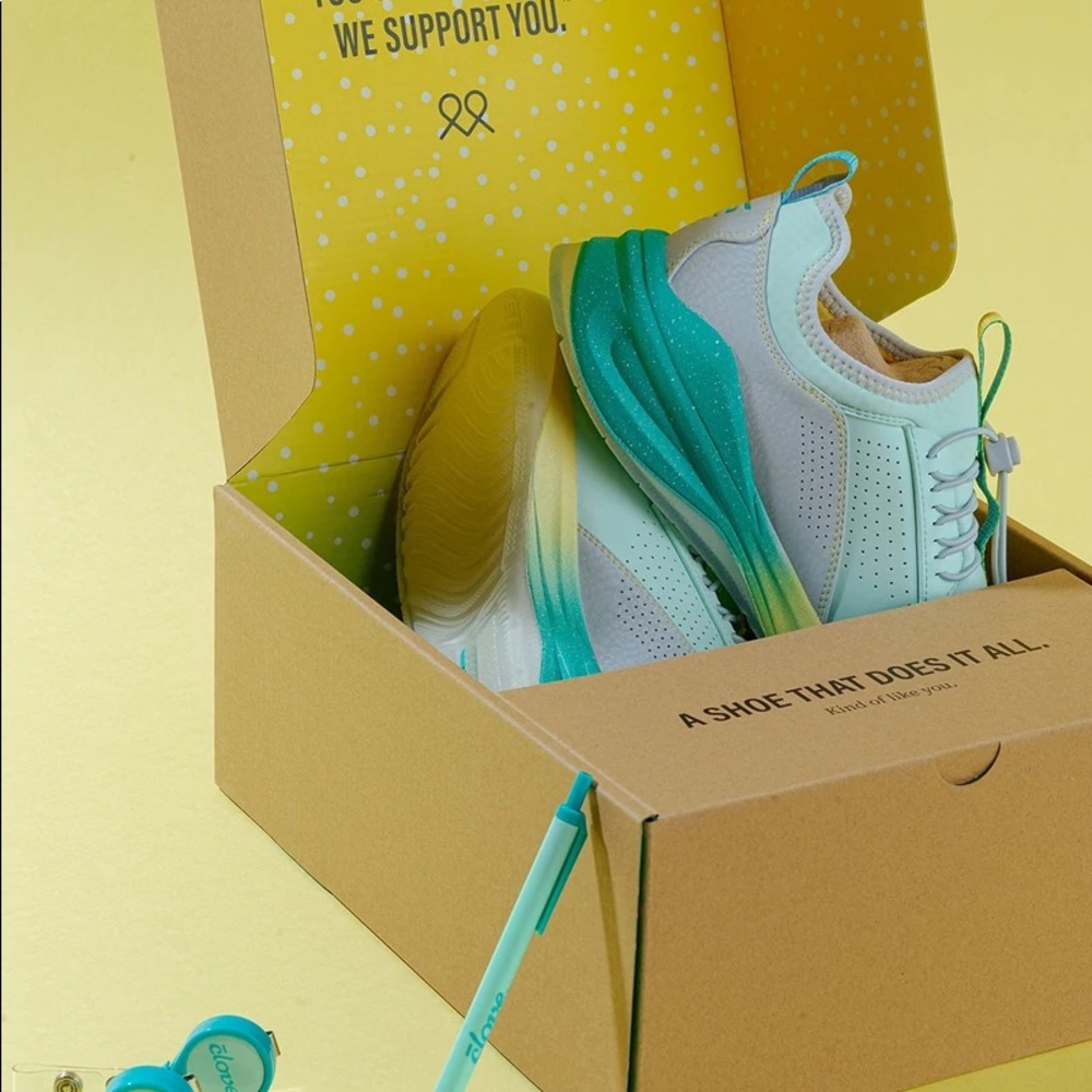 WOMEN'S APPLE JADE CLOVE SHOE